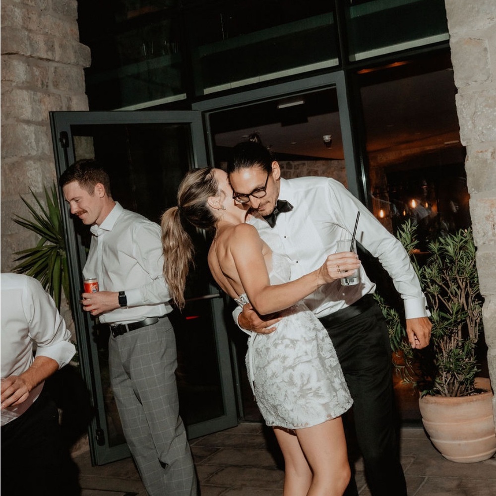 Elegant Strapless White Floral Dress - Picture 3 of 3
